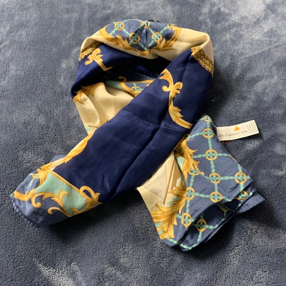 Scarf - Picture 2 of 6